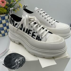 Men’s Alexander, McQueen Red slick low top sneakers size 42 made in Italy